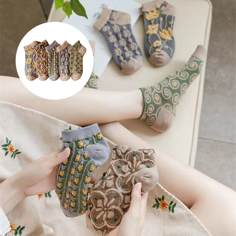 Women's Embossed Floral Cotton Socks